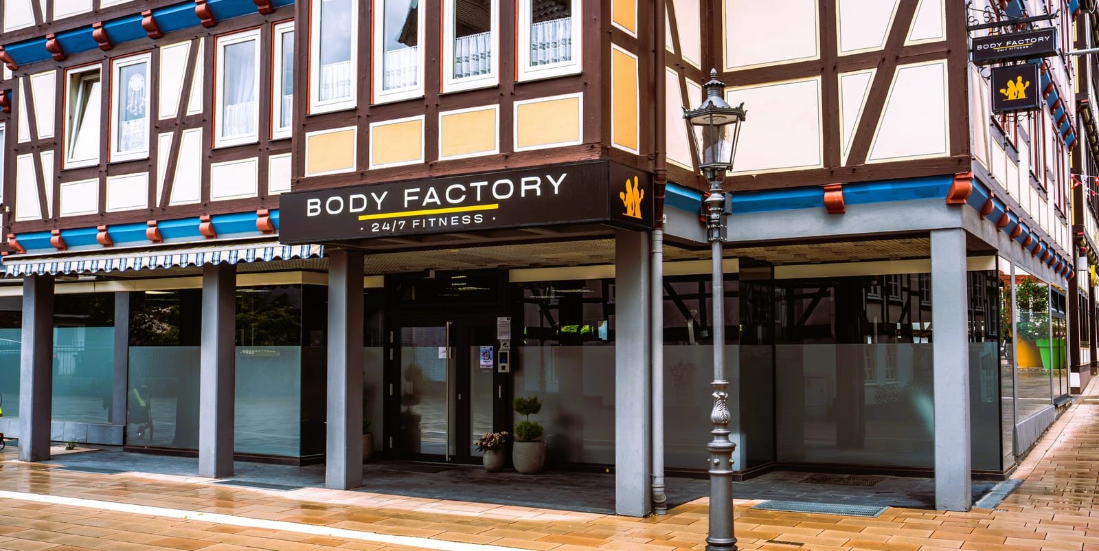 Außenansicht des body factory Fitnessstudios in der Marktstraße Hofgeismar