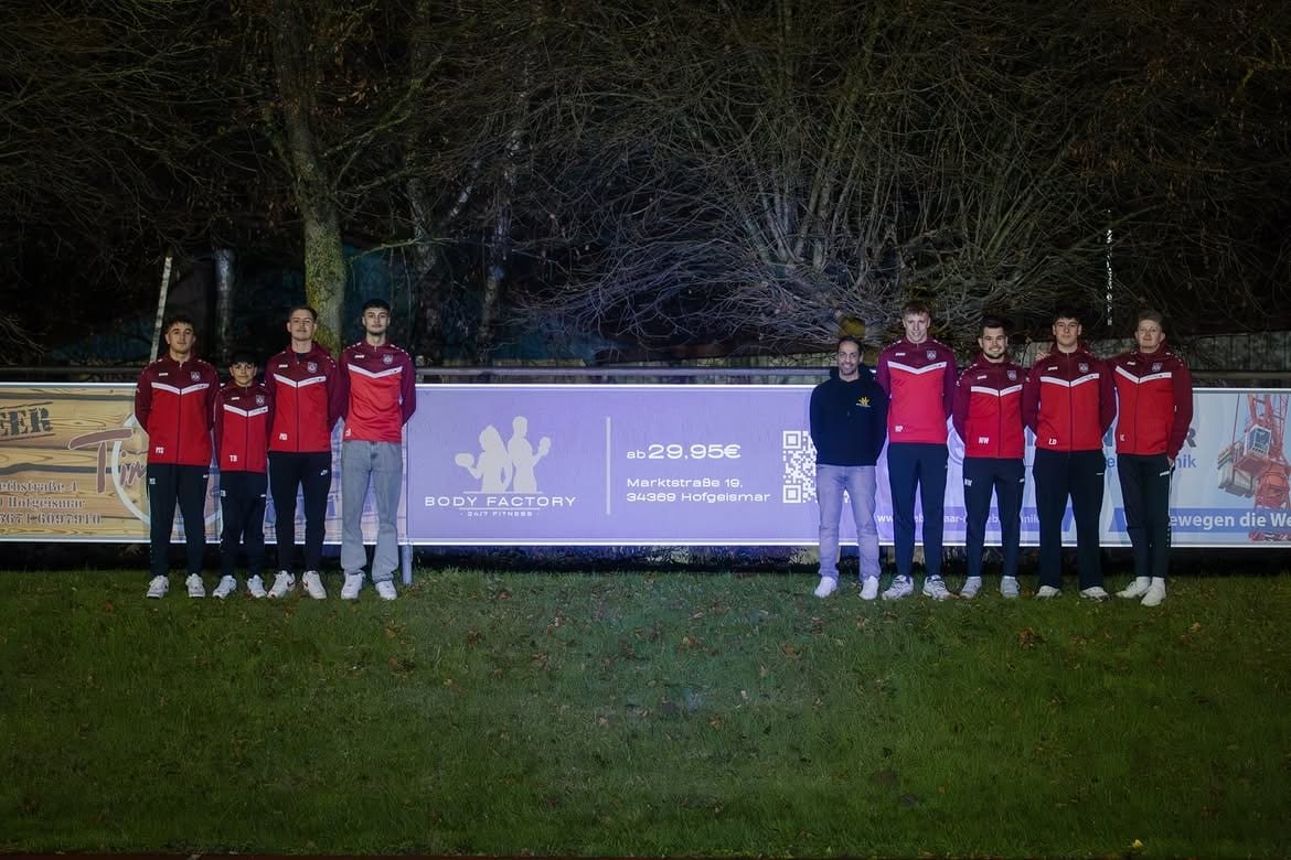 Banner der body factory im Angerstadion Hofgeismar
